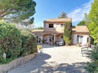 NÎMES- 30- Maison avec gîtes de 409m2  sur terrain de 2870m — photo 2