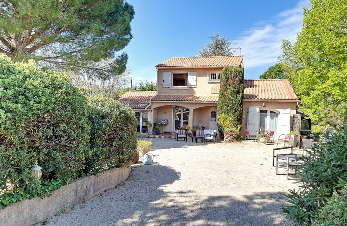 NÎMES- 30- Maison avec gîtes de 409m2  sur terrain de 2870m — photo 2