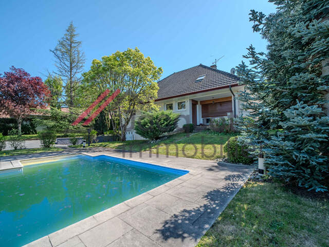 Maison Lons Le Saunier 6 pièce(s) 192.12 m2 — photo du bien