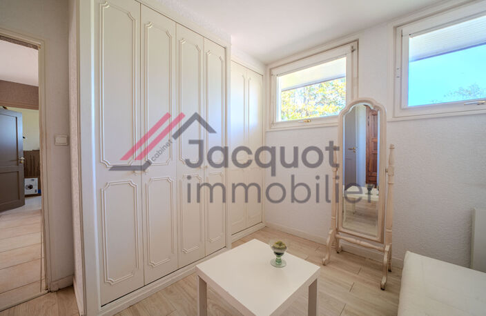 Maison Lons Le Saunier 6 pièce(s) 192.12 m2 — photo 5