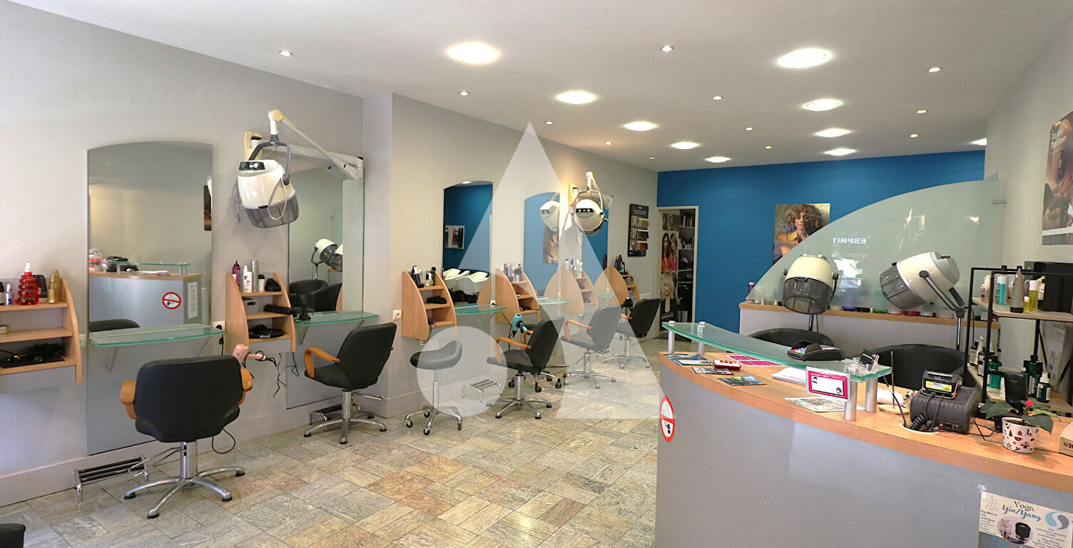 Fonds de commerce Coiffure Bagnères de Bigorre 71 m² — photo 1
