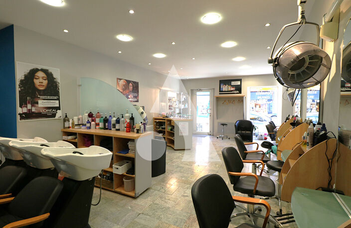 Fonds de commerce Coiffure Bagnères de Bigorre 71 m² — photo 2