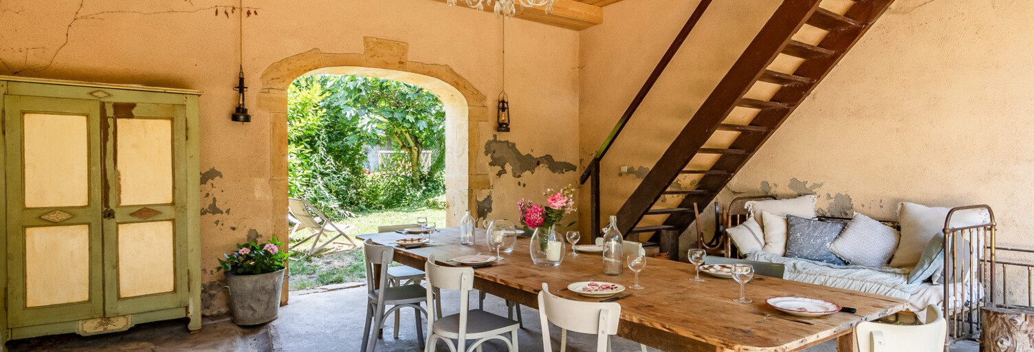 Maison 8 Pièces 265 m² à vendre à Porte des Pierres Dorées (69400)