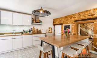 Maison 8 Pièces 265 m² à vendre à Porte des Pierres Dorées (69400)