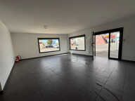 location local commercial de 142 m2 à Beziers — photo 2
