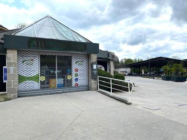 Local commercial — photo du bien