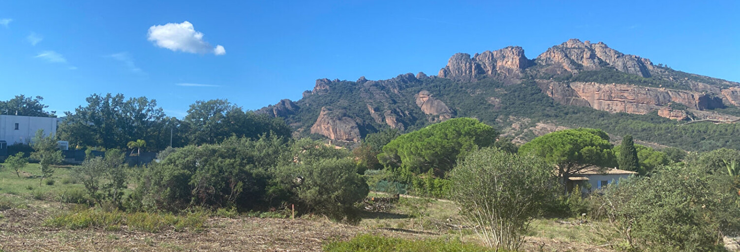 Terrain  1185 m² à vendre à Roquebrune-sur-Argens (83520)
