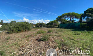 Terrain  1185 m² à vendre à Roquebrune-sur-Argens (83520)