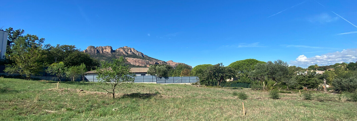 Terrain  813 m² à vendre à Roquebrune-sur-Argens (83520)