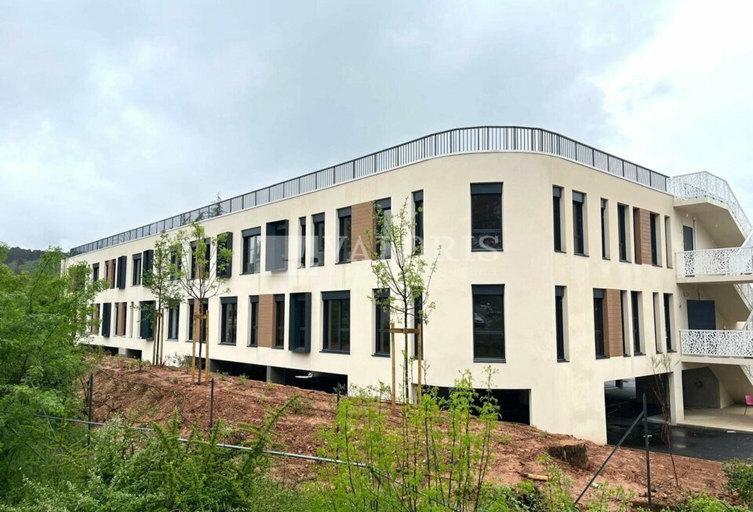 BUREAUX à LOUER — photo 1