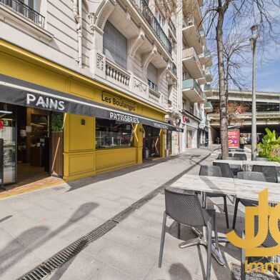 Commerce  670000 €