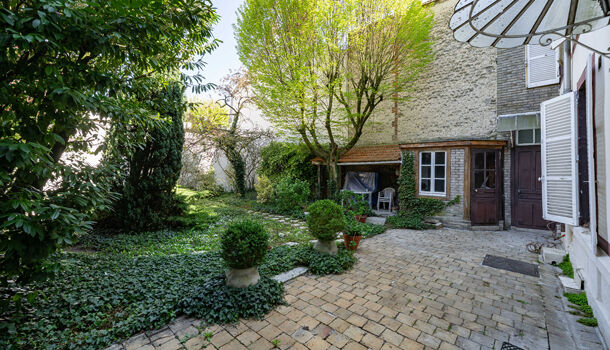 Villa / Maison 11 pièces  à vendre Reims 51100