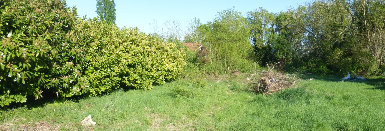 Terrain  1394 m² à vendre à Le Vanneau-Irleau (79270)