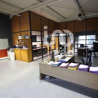 Commerce  985000 €