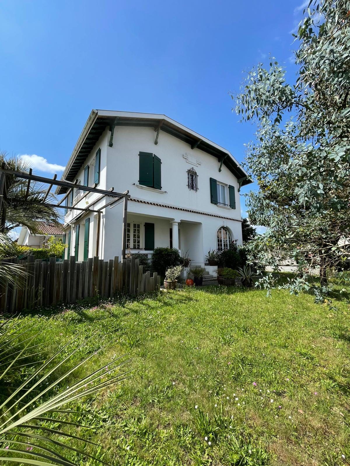 Villa / Maison  T6 à vendre Dax 40100