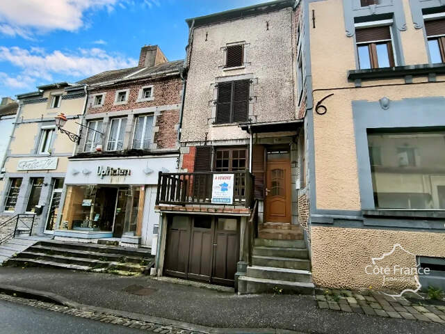 Maison à vendre au centre de Fumay — photo du bien