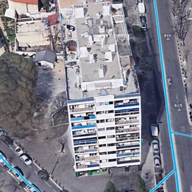 Commerce  300000 €