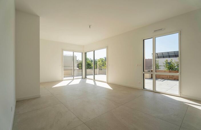 Francheville le bas, limite Lyon 5, T4 en attique de 96m² avec terrasse 100 m² — photo 2