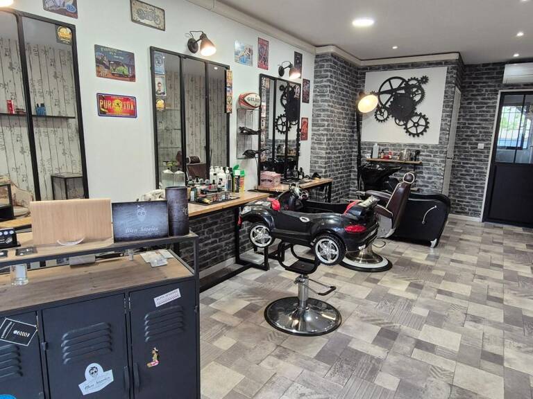 Bien Commercial À Vendre — photo 1