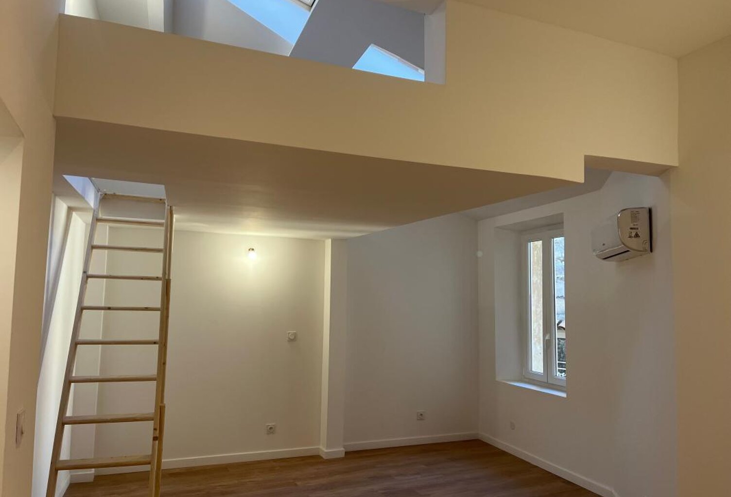 Appartement À Vendre — photo 1