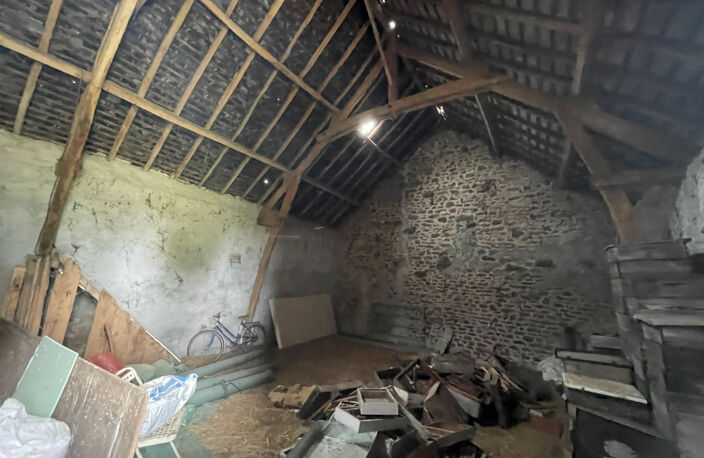 Maison et grange en pierres à aménager — photo 4