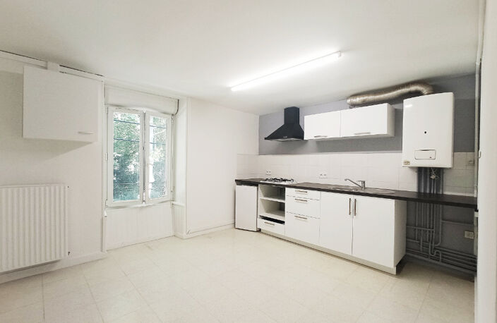 IMMEUBLE  7 APPARTEMENTS ET UN COMMERCE NANTES  - BAS DE CHANTENAY — photo 2