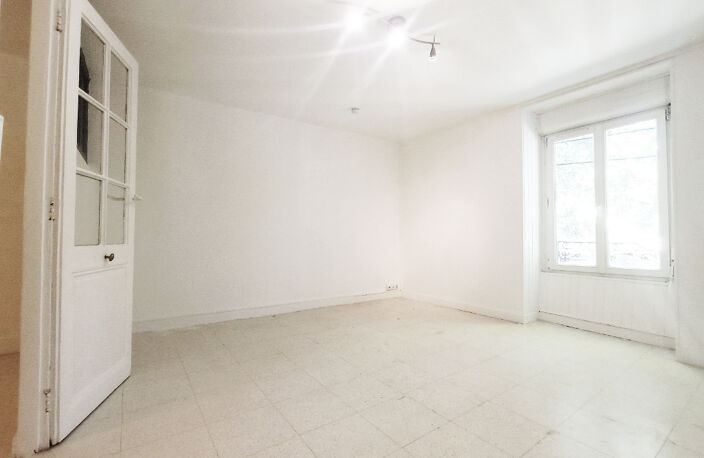 IMMEUBLE  7 APPARTEMENTS ET UN COMMERCE NANTES  - BAS DE CHANTENAY — photo 3