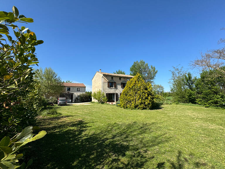 Ferme en campagne avec grand terrain et dépendances — photo 1