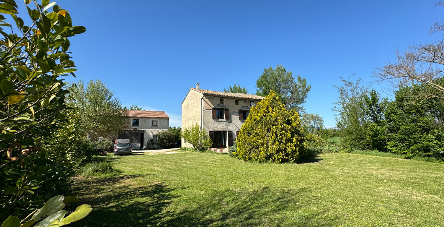 Ferme en campagne avec grand terrain et dépendances — photo 1