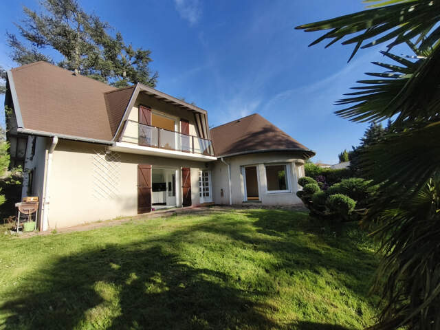 SAINT-PRIEST-EN-JAREZ, maison 160 m2 6P+C. — photo du bien