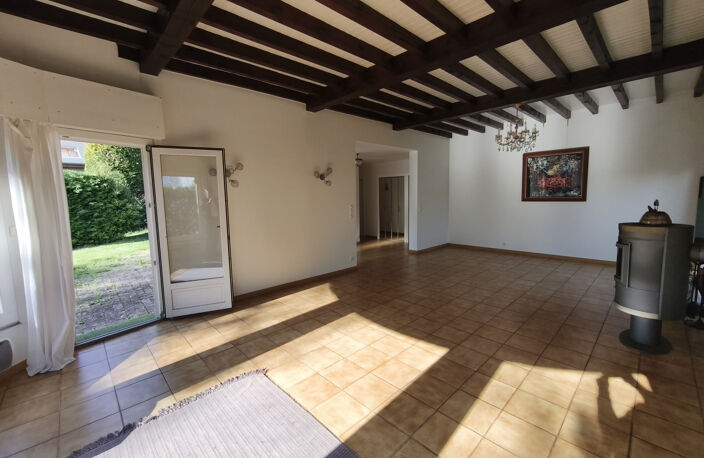 SAINT-PRIEST-EN-JAREZ, maison 160 m2 6P+C. — photo 2