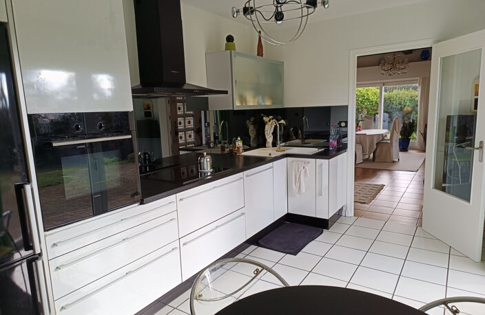 SAINT-PRIEST-EN-JAREZ, maison 160 m2 6P+C. — photo 5