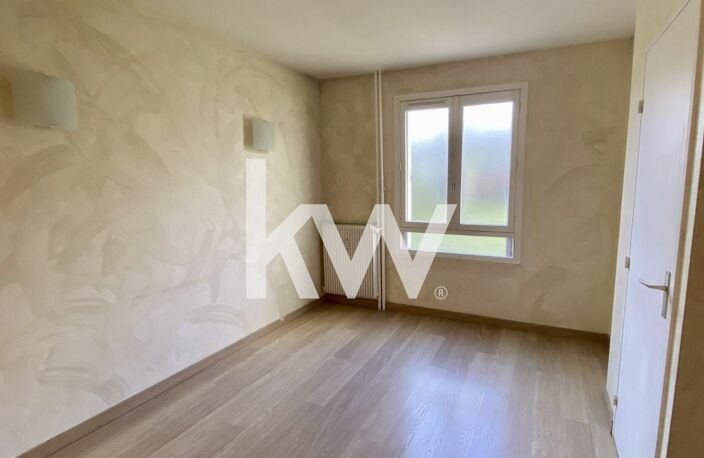 A VENDRE : LOCAL PROFESSIONNEL - REIMS — photo 4