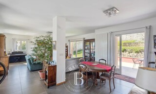 Maison 8 Pièces  m² à vendre à Sainte-Foy-lès-Lyon (69110)