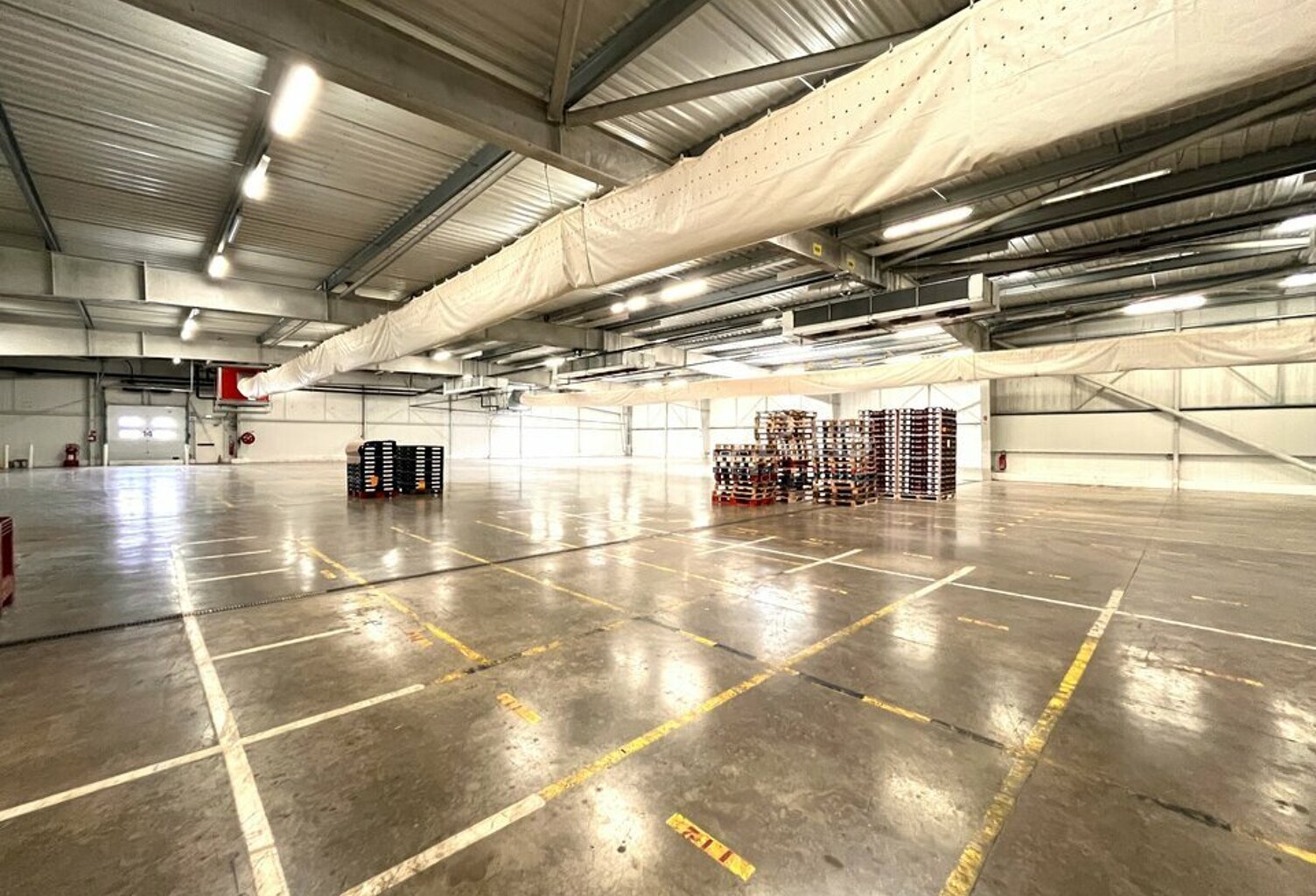 ENTREPOT - LOGISTIQUE à LOUER — photo 1