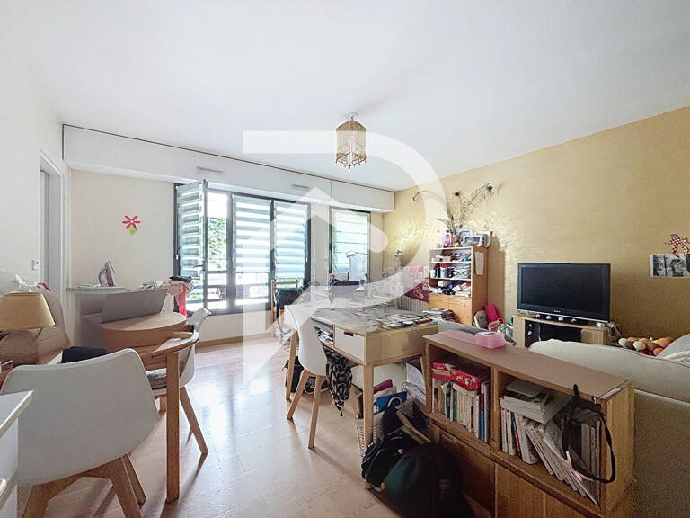 Appartement Suresnes 3 pièce(s) 70 m2 - Cave - parking — photo 1