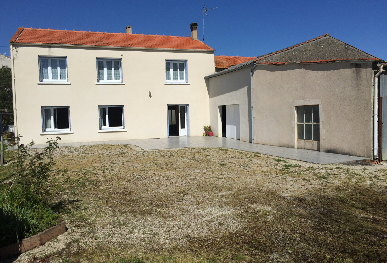 BOUHET — photo 1
