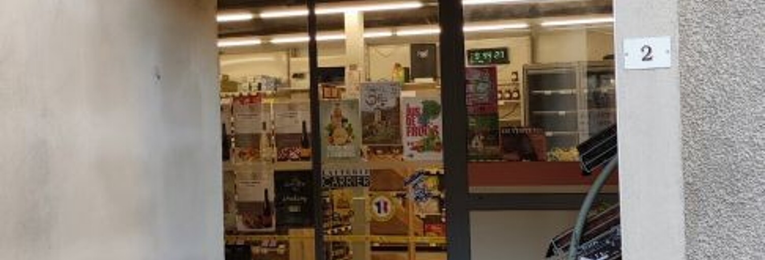 Commerce  110 m² à vendre à Burzet (07450)