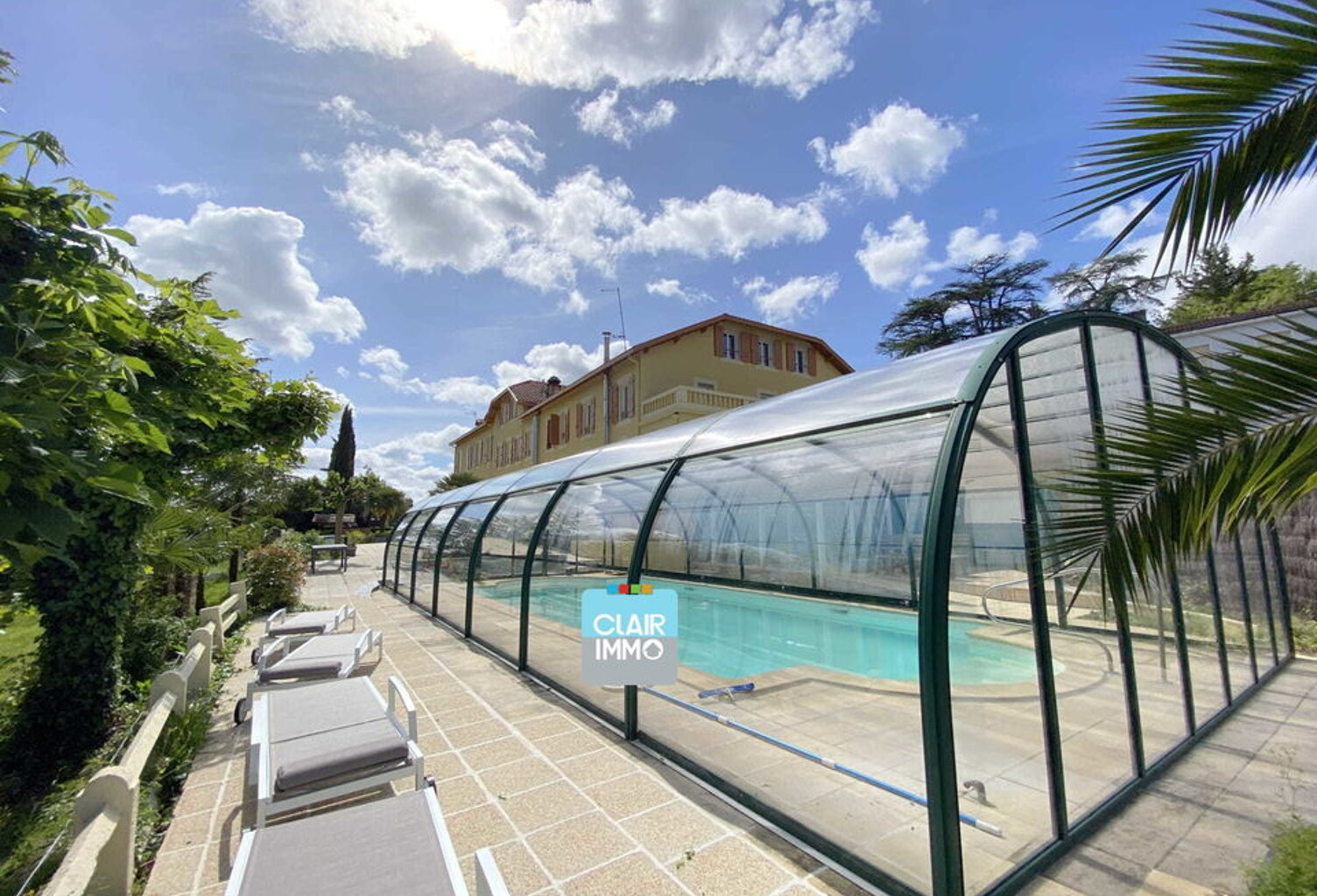 ANCIEN HÔTEL-RESTAURANT , PISCINE COUVERTE — photo 1