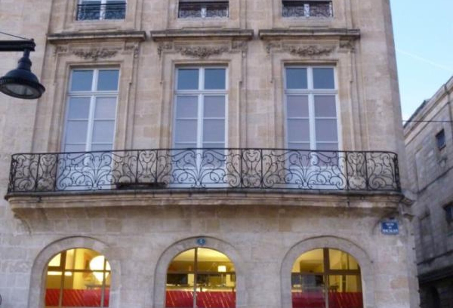 LOCAL COMMERCIAL QUAI DE BACALAN — photo 1