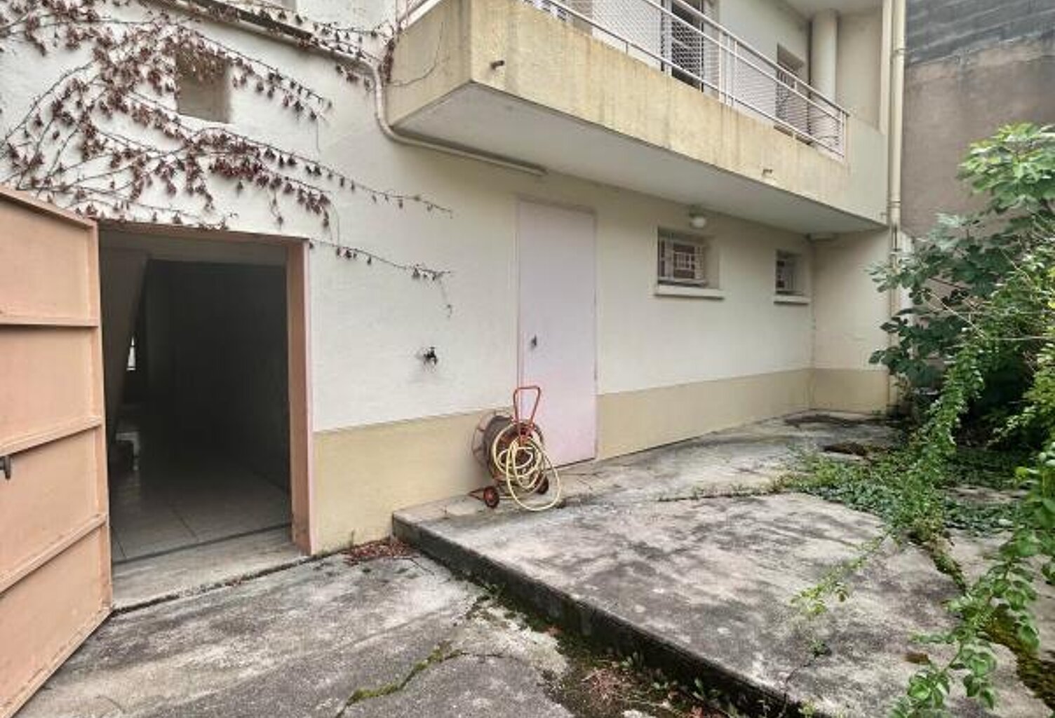 PLATEAU A AMENAGER EN F2 DE 31 M² AVEC GRANDE TERRASSE PRIVATIVE ! — photo 1