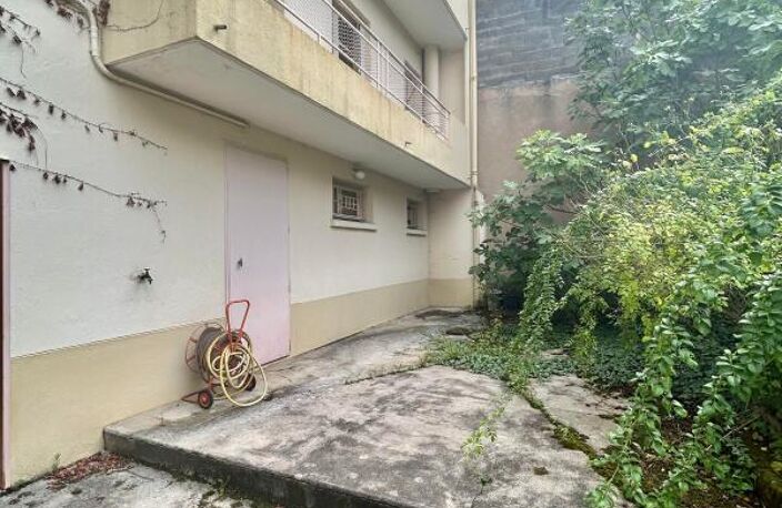 PLATEAU A AMENAGER EN F2 DE 31 M² AVEC GRANDE TERRASSE PRIVATIVE ! — photo 2