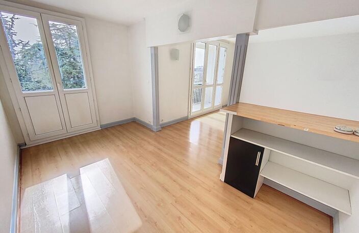 Appartement À Vendre avec balcon et cave — photo 3