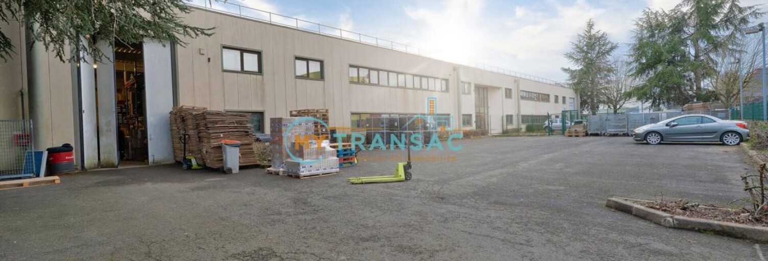 Local industriel  980 m² à louer à Pontault-Combault (77340)