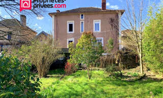 Maison 8 Pièces 237 m² à vendre à Sauzet (46140)
