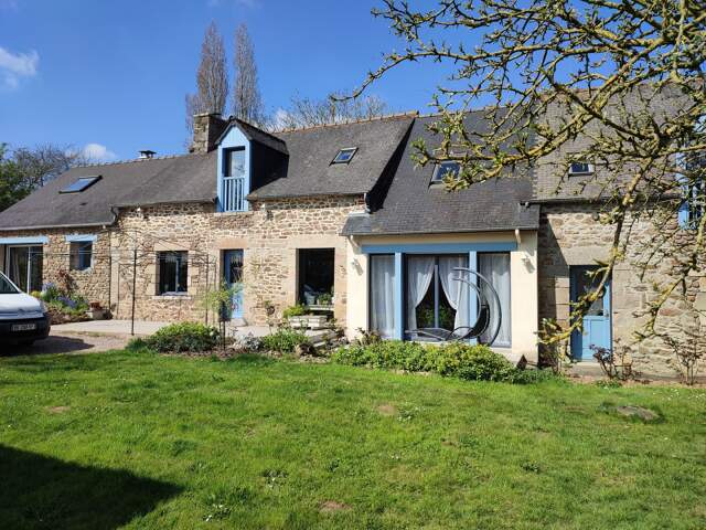 A VENDRE - SOQUET IMMOBILIER - CORSEUL - LONGERE RÉNOVÉE — photo du bien