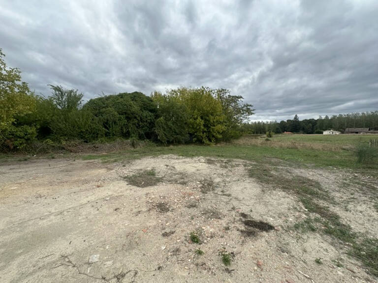 Terrain à bâtir de 910m2 sur la commune de Fargues — photo 1
