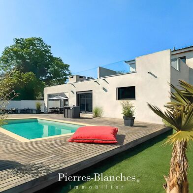 Maison 5 pièces 639000 €