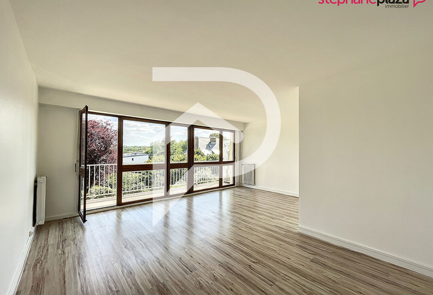 SAINT CLOUD (Rue Sevin Vincent) - 3 pièces de 85 m² avec Box ... — photo 1