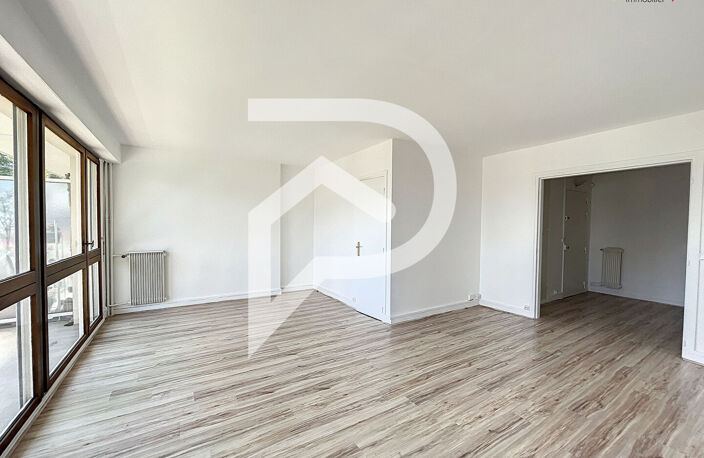 SAINT CLOUD (Rue Sevin Vincent) - 3 pièces de 85 m² avec Box ... — photo 2
